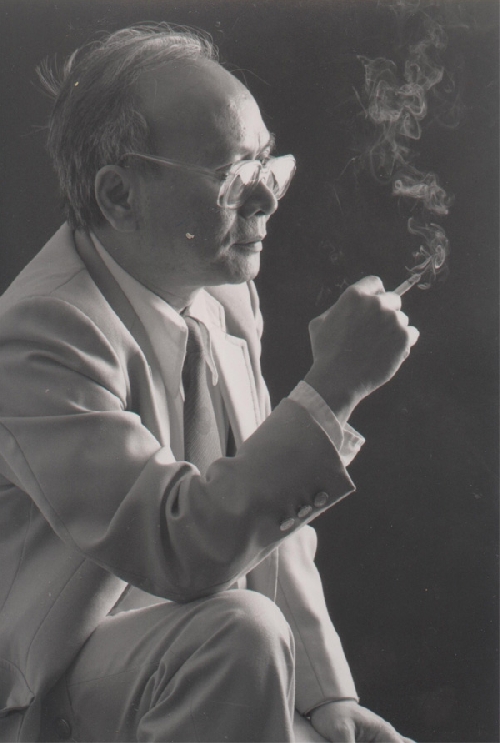 Nhà văn nổi loạn hay thần tượng văn nghệ: trường hợp Phạm Công Thiện