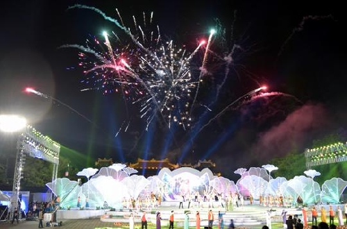 Đêm chia tay, giã bạn Festival Huế năm 2016