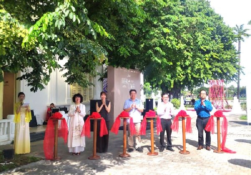 Triển lãm “HER-ITAGE – Tái cấu trúc thêu truyền thống”